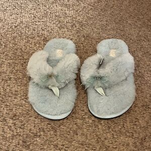 Ugg 5304 Light Blue Flip Flops (Size 7)
